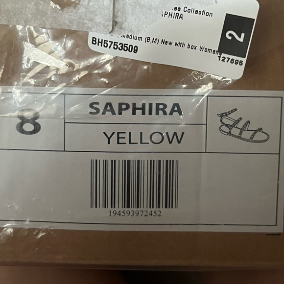 Journee Collection Saphira Solid Flatform Sandals - Picture 6 of 6